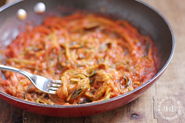 https://busyinbrooklyn.com/wp-content/uploads/2015/03/how-to-make-zoodles.jpg